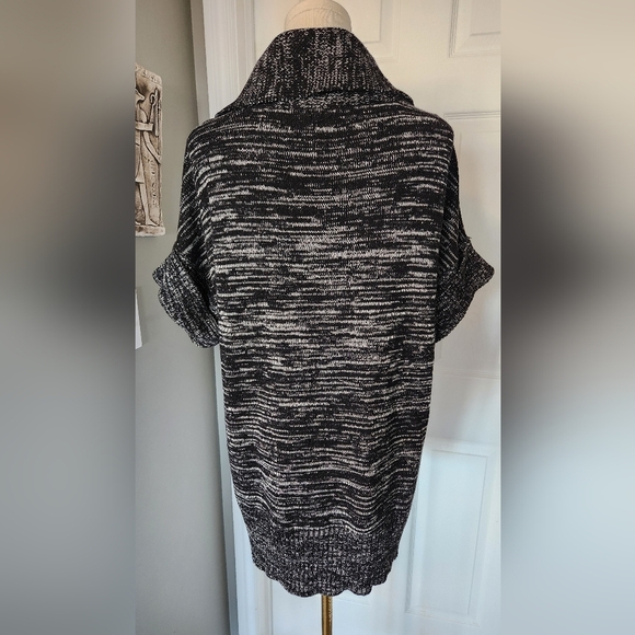 Kenneth Cole Reaction zipper sweater - Picture 3 of 7